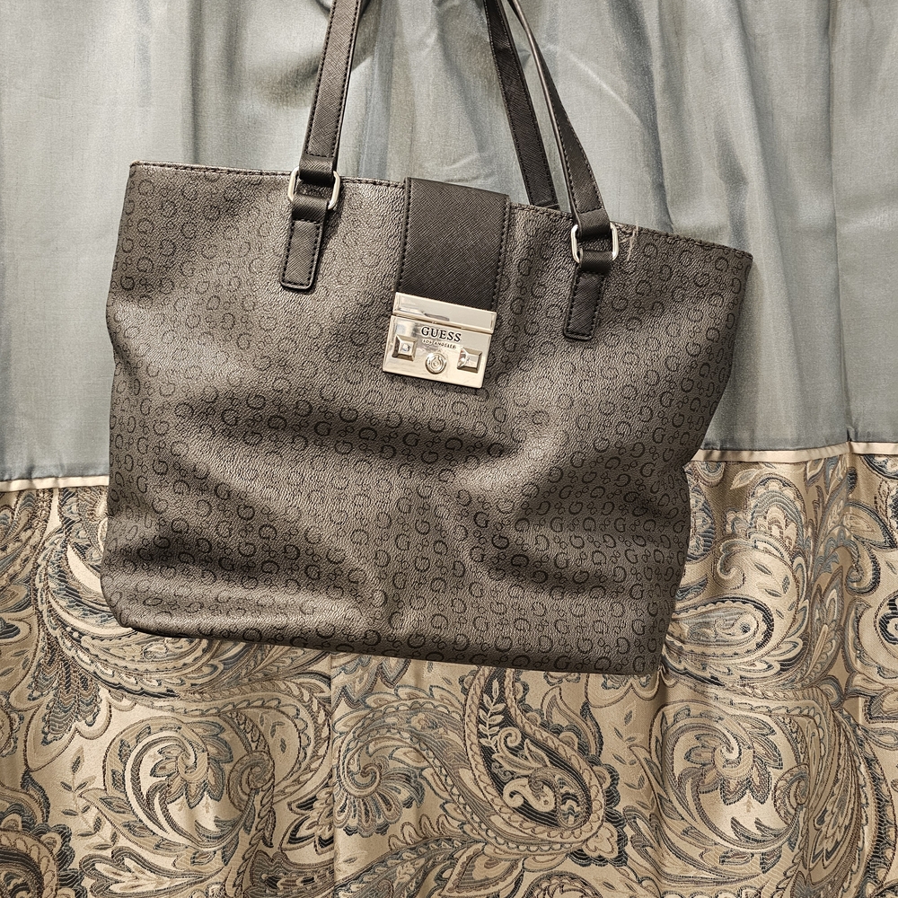 GUESS Gray Patterned Women's Bag